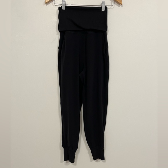 Lululemon Align Super-High-Rise Ribbed-Waist Jogger Black 0 - Picture 7 of 14